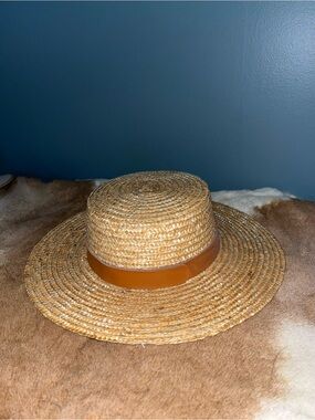 Straw Boater Hat with Brown Band - Women's Summer Accessory